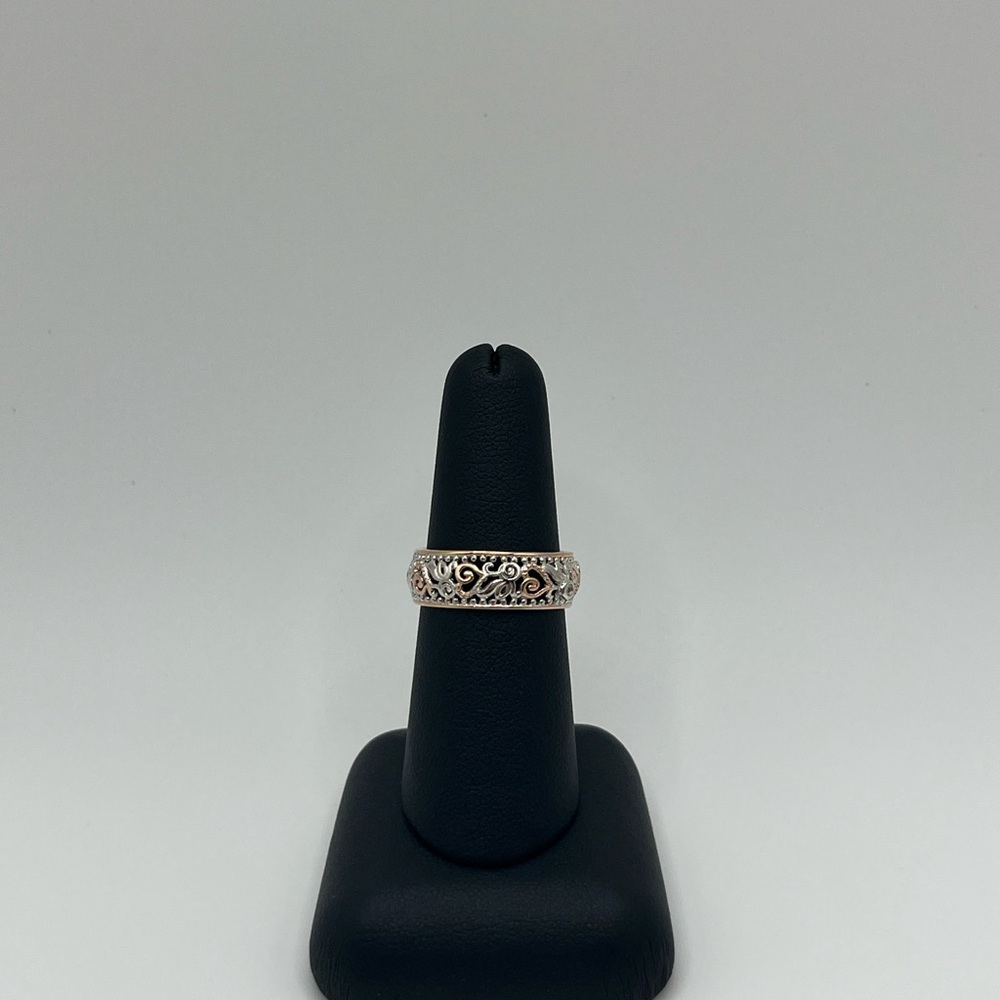 Elegant Silver Filigree Ring